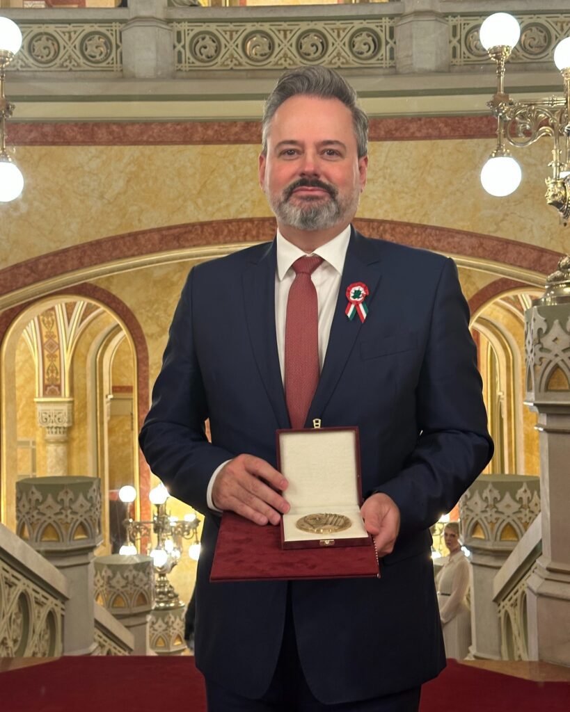 Bank Tamás Jászai Mari-díjat kapott 1 490166012 1100441382126454 1677097696036283844 n